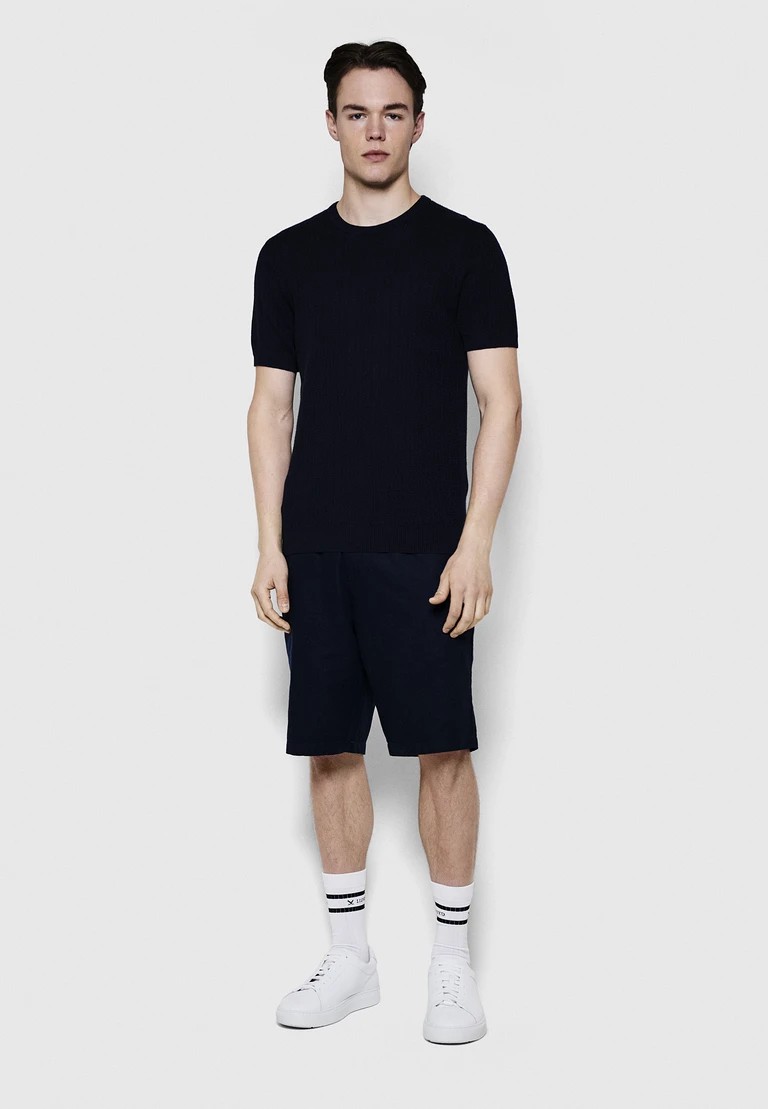 stickad rundhalsad t-shirt