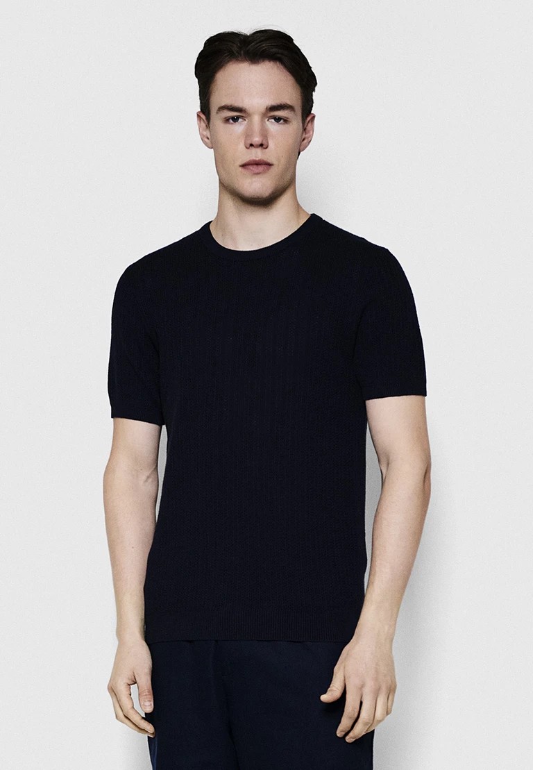 stickad rundhalsad t-shirt